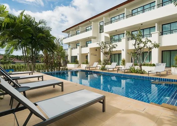 Hill Myna Holiday Park & Cafe